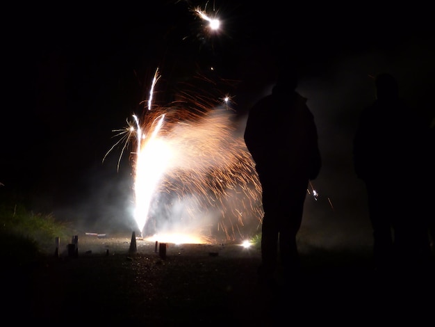 Foto beleuchtete lichter in der nacht