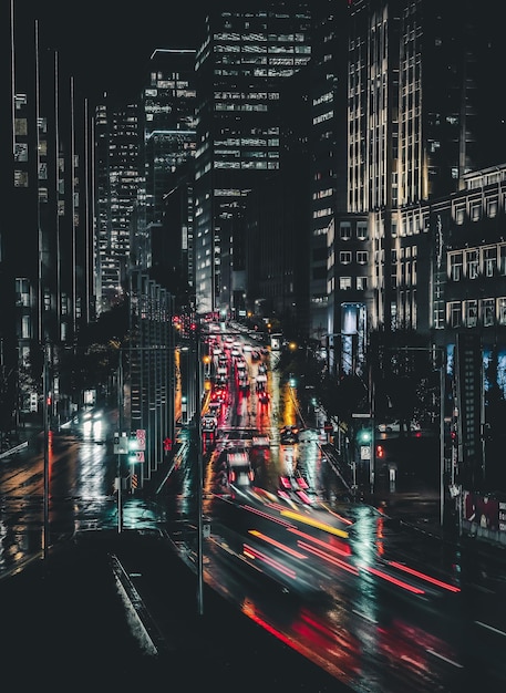Beleuchtete Stadt in der Nacht