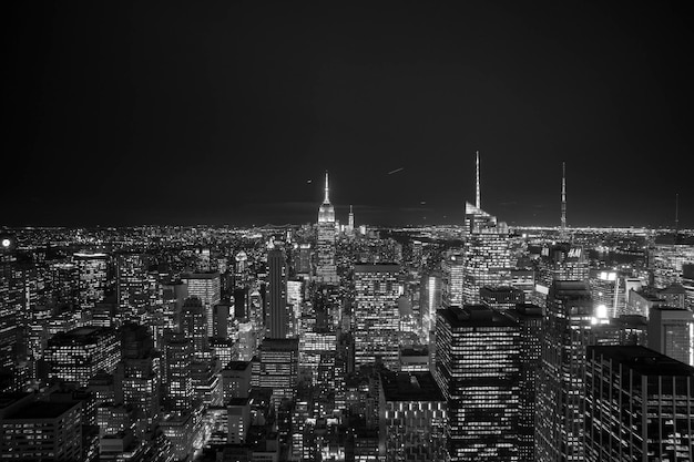 Beleuchtete Stadtlandschaft in der Nacht