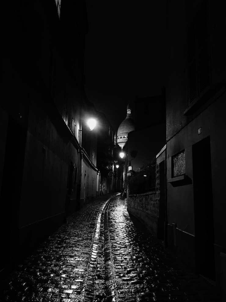 Foto beleuchteter tunnel in der nacht