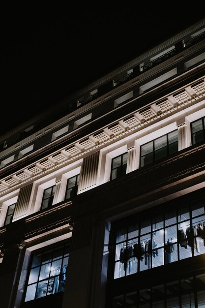 Foto beleuchtetes gebäude in der nacht foto