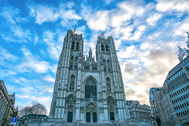 Bélgica. La fachada gótica de la Catedral de San Miguel y Gudula en Bruselas.