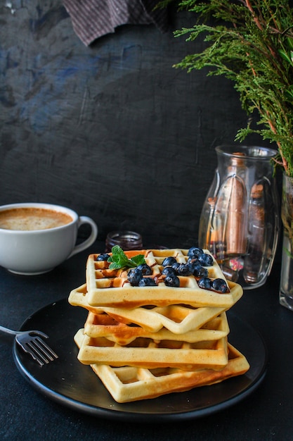 Belgienische oder amerikanische Waffeln köstliches süßes Gericht, Nachtisch