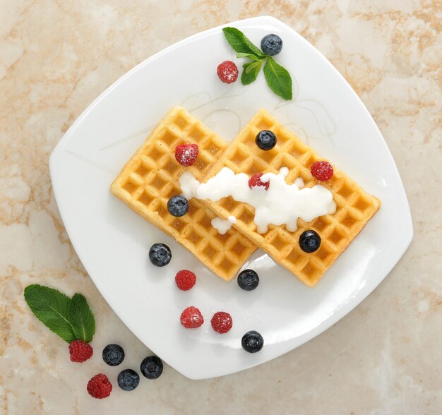 Belgische Waffeln mit Beeren