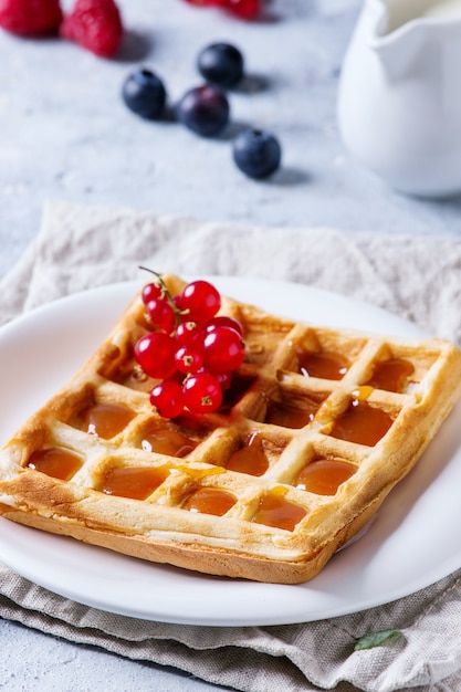 Belgische Waffeln mit Beeren