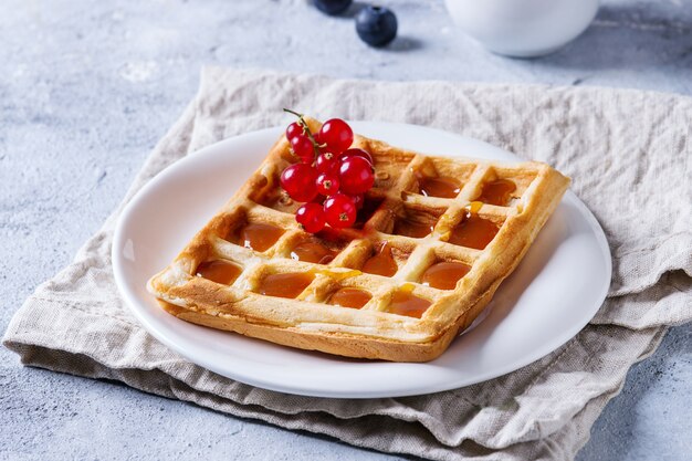 Belgische Waffeln mit Beeren