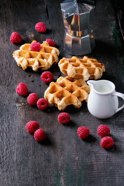 Belgische Waffeln mit Himbeeren