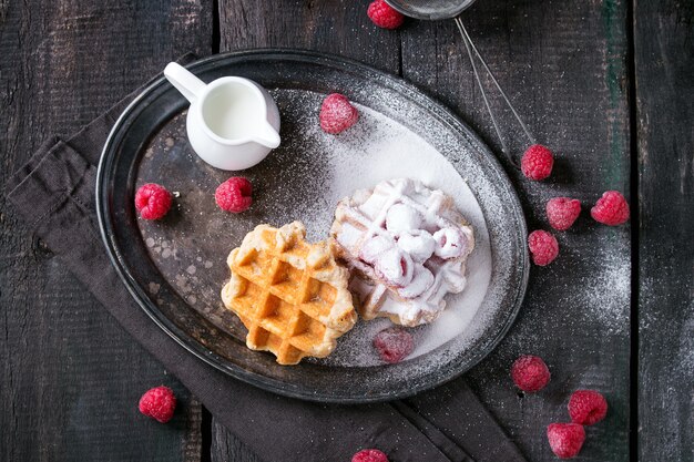 Belgische Waffeln mit Himbeeren