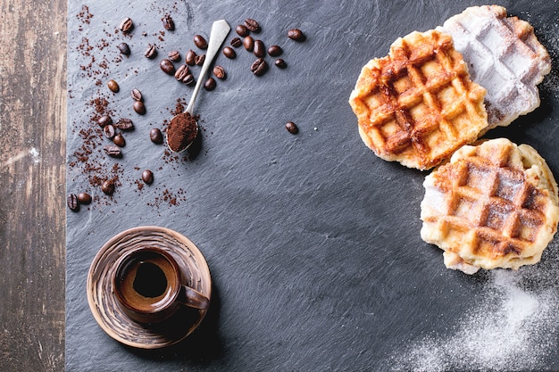 Belgische Waffeln und Kaffee