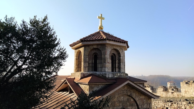 Belgrad Serbien 24. Januar 2020 Kuppel der Kirche mit einem Kreuz Kirche St. Petka in der Festung Kalemegdan Belgrad Serbien