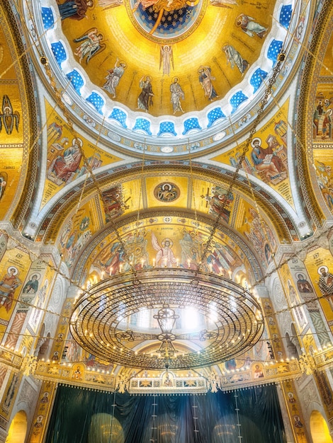 Foto belgrado sérvia janeiro interior de saint sava ou hram svetog save