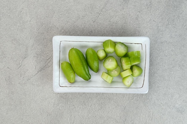 Belimbing wuluh Carambola vegetal ou carambola azeda Averrhoa bilimbi são usados como tempero de cozinha