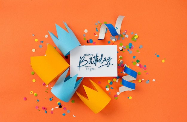 Bella tarjeta de cumpleaños con globos y marco para fotos