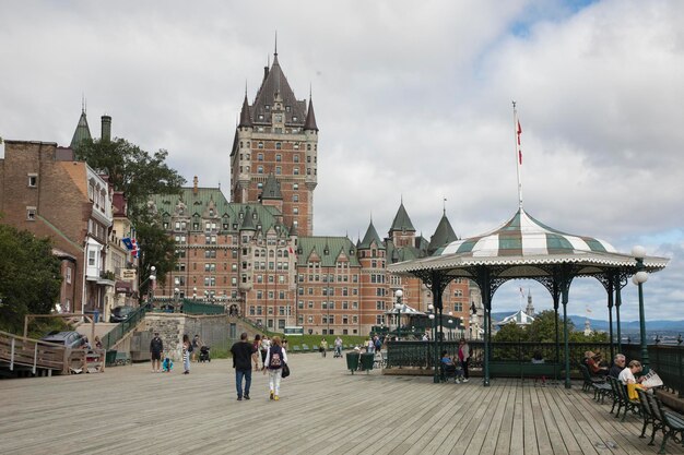 Foto bella vista del fairmont le chateau frontenac en la ciudad de quebec, canadá