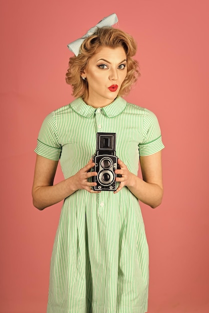 Belleza de rostro de mujer. Belleza, fotografía de moda, estilo vintage.