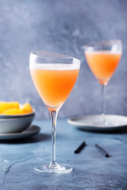 Bellini de coquetel italiano tradicional