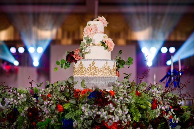 belo bolo de casamento, decoração do casamento bolo branco