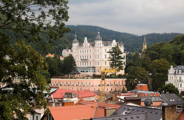 Belo edifício em Karlovy Vary