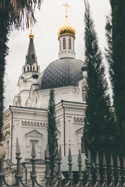 Belo edifício religioso da igreja ortodoxa