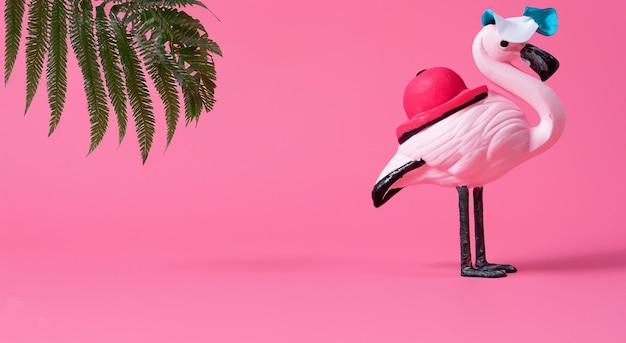 Foto belo flamingo rosa em fundo rosa