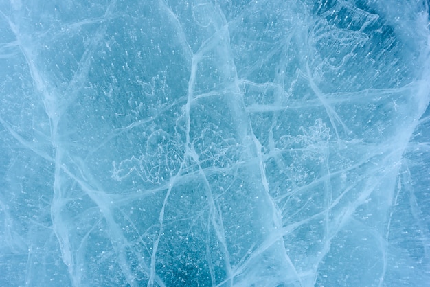 Belo gelo do lago baikal com rachaduras abstratas