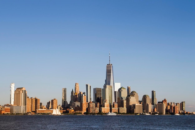Belo horizonte do distrito financeiro da cidade de Nova York ao pôr do sol EUA