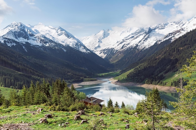 Belo lago Speicher Durlassboden nos Alpes austríacos