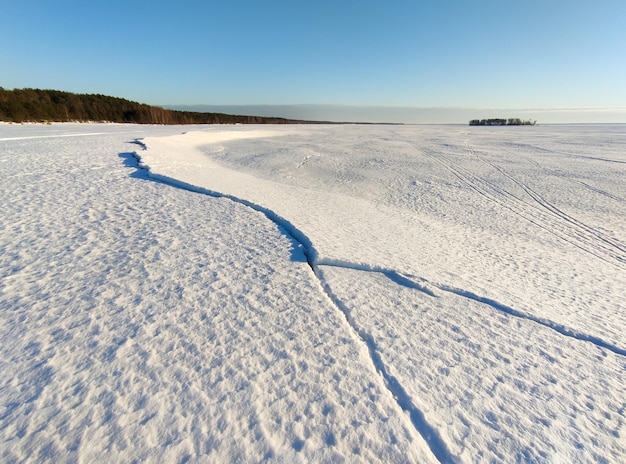 Foto belo panorama do volga no inverno