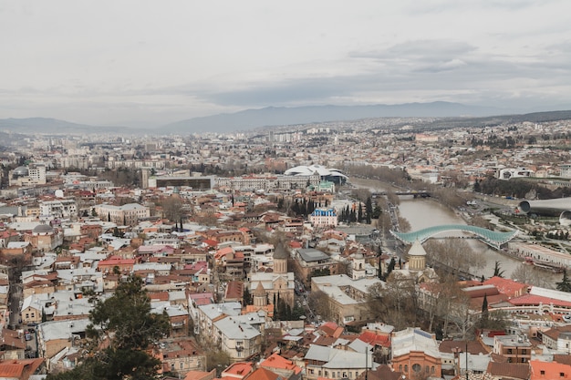 Belo ponto de vista da cidade de Tbilisi, Geórgia