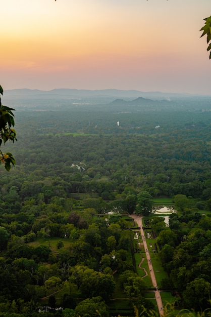 Belo pôr do sol ásia sri lanka de uma altura