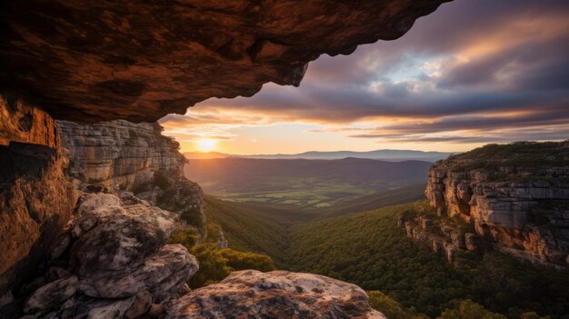 Foto belo pôr-do-sol e paisagem montanhosa