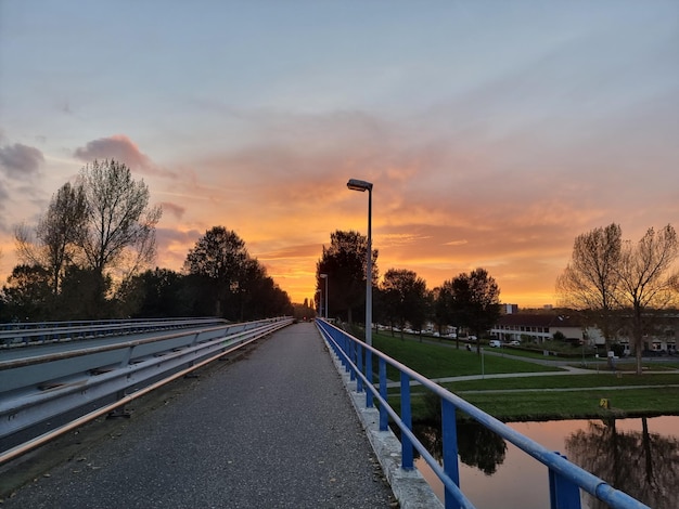 Belo pôr do sol em Almere