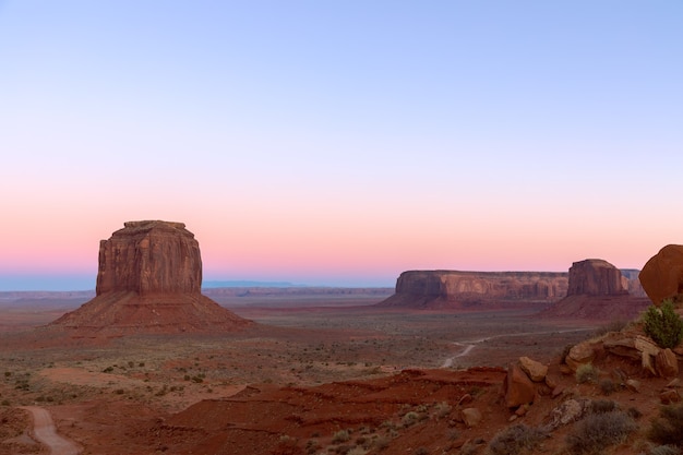 Belo pôr do sol no Monument Valley