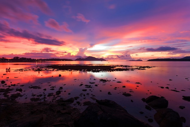 Belo pôr do sol paisagem