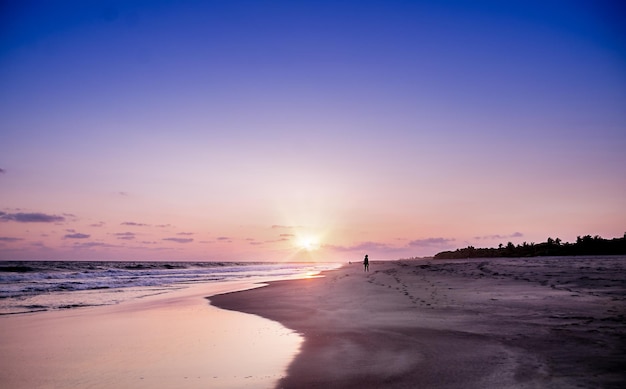 Belo pôr do sol Playa La Ventanilla México