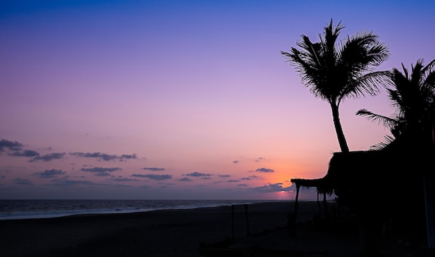 Belo pôr do sol playa la ventanilla méxico