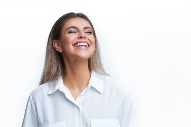 Foto belo retrato de mulher adulta.