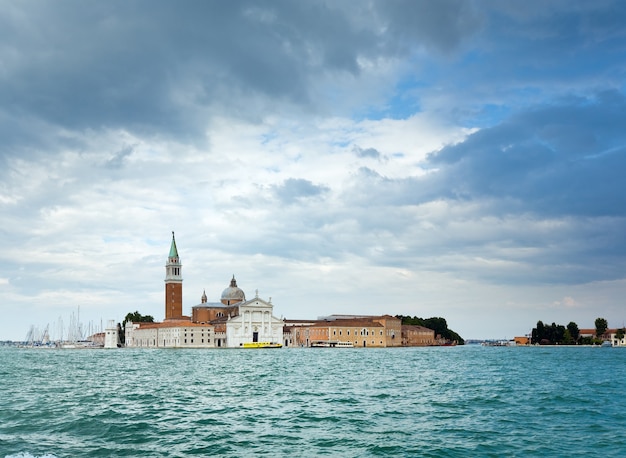 Belo verão com vista para o mar veneziano