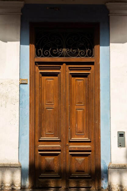 Belos edifícios coloniais e ruas na capital peruana Lima