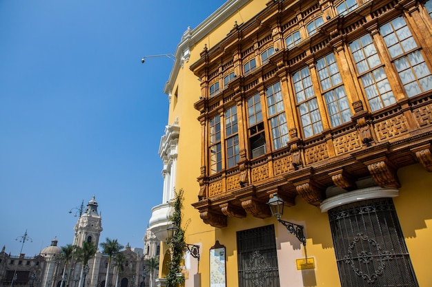 Belos edifícios coloniais e ruas na capital peruana Lima