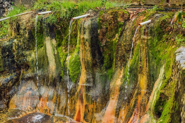 Belulang Hot Springs em Bali, Village Mengesta, distrito de Penebel, regência de Tabanan.