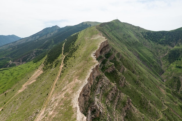 Über Ansicht der scharfen Klippe Bergnatur der Republik Dagestan in Russland