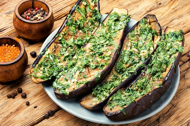 Berenjena al horno a la mitad