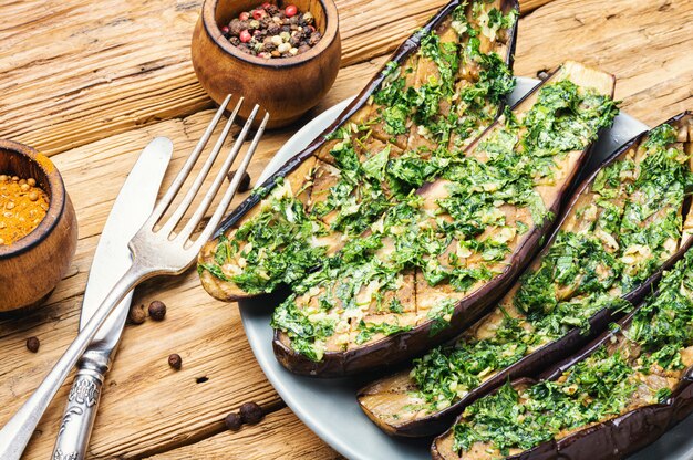 Berenjena al horno a la mitad