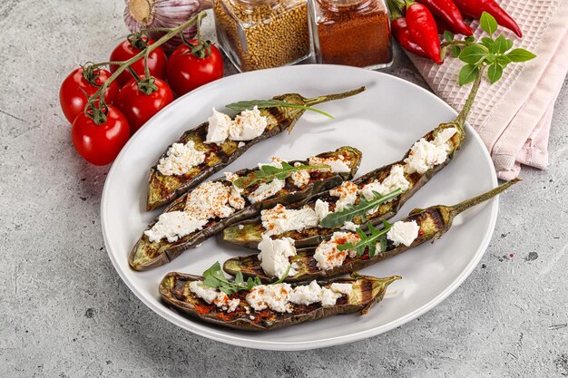 Berenjenas maduras a la plancha con queso feta