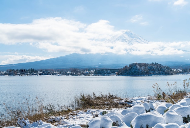 Berg Fuji San am Kawaguchiko See.