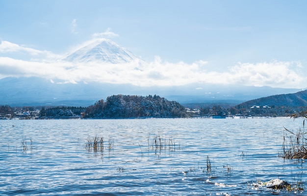 Berg Fuji San am Kawaguchiko See.