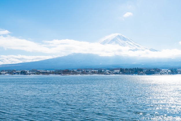 Berg Fuji San am Kawaguchiko See.