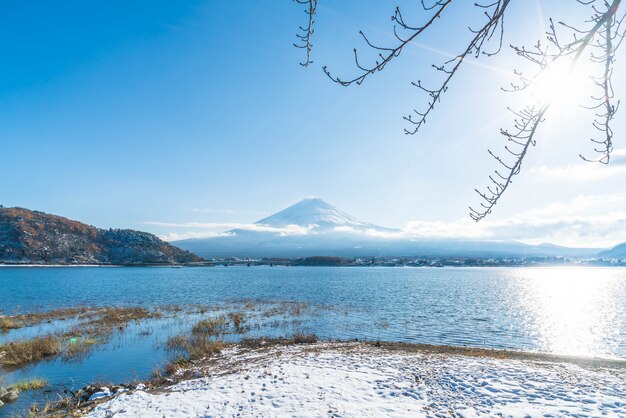 Berg Fuji San am Kawaguchiko See.