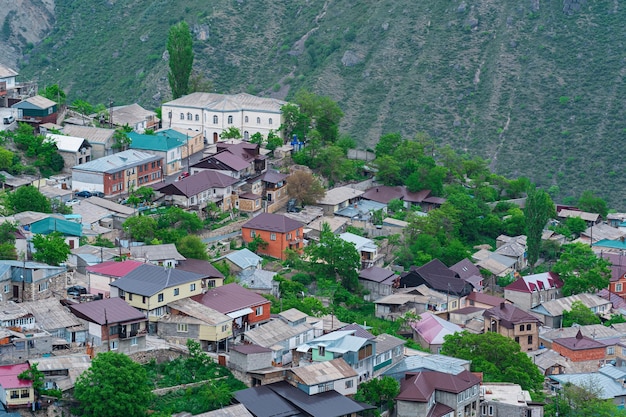 Bergdorf an einem Berghang Gunib in Dagestan